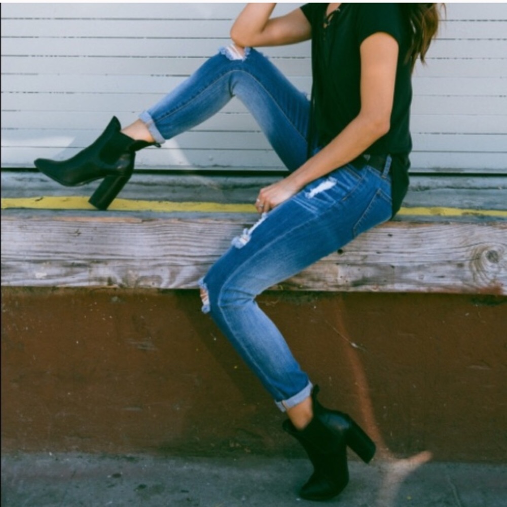 Last M then sold out!  Distressed Skinny Jeans - Picture 2 of 6